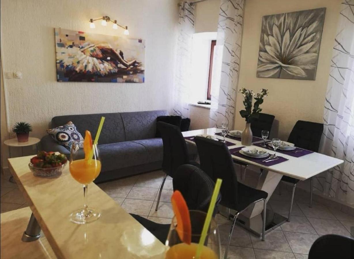 Holiday House Pasjak Sapjane Luaran gambar