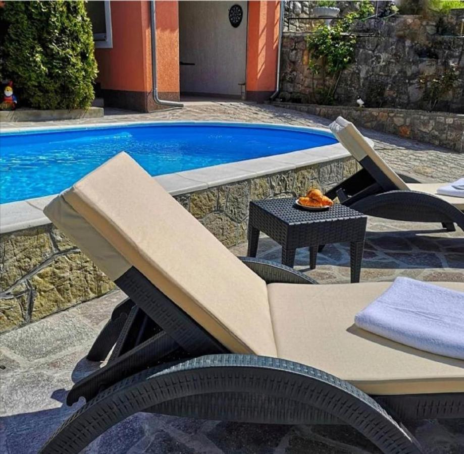 Holiday House Pasjak Sapjane Luaran gambar