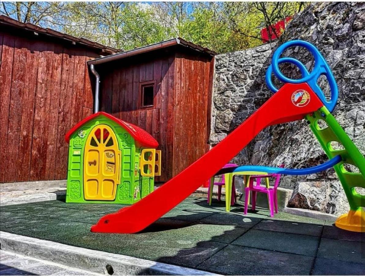 Holiday House Pasjak Sapjane Luaran gambar